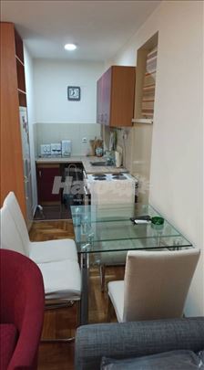 Izdaje se stan - Cvetanova ćuprija