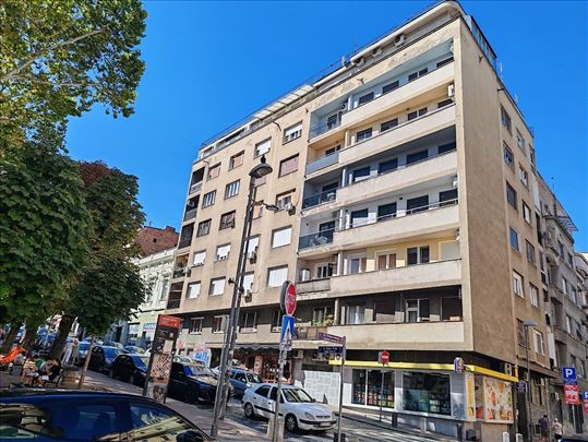 Kralja Petra 4-soban stan u izvornom stanju 