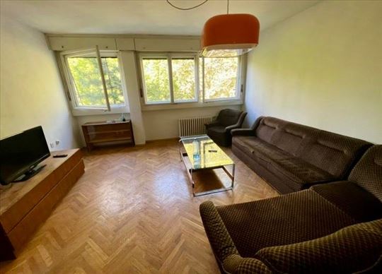 Novi Beograd Trosoban Blok 37