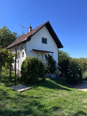 PLAC  28 arI sa kućom 86 m2