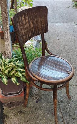 Tonet stolica - komad istorije za vas dom  