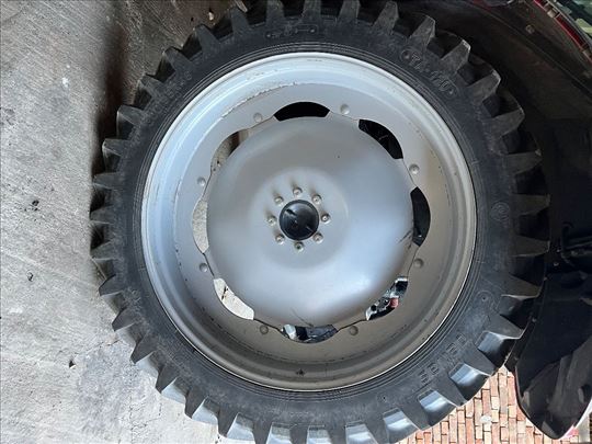 Uski tockovi za traktor