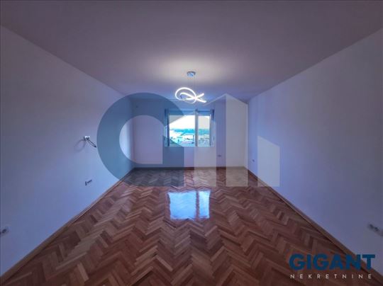Zeleni venac, 35m2, kompletno renoviran, VI
