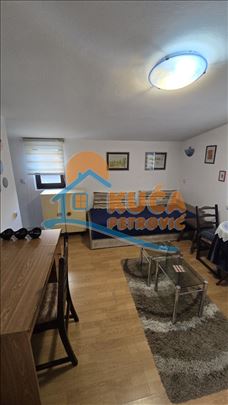 Izdaje se kuća kod Čaira