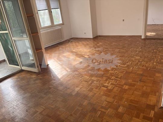 Izdajem 80 m2, Pančevo, Strelište ccentar, 1 sprat