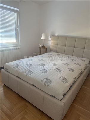 Izdajem renoviran luxuzni stan od 50kvm na Vračaru