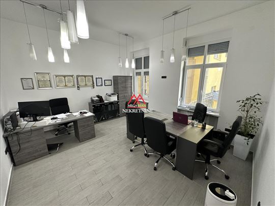 Poslovni prostor - 69m2 - Centar