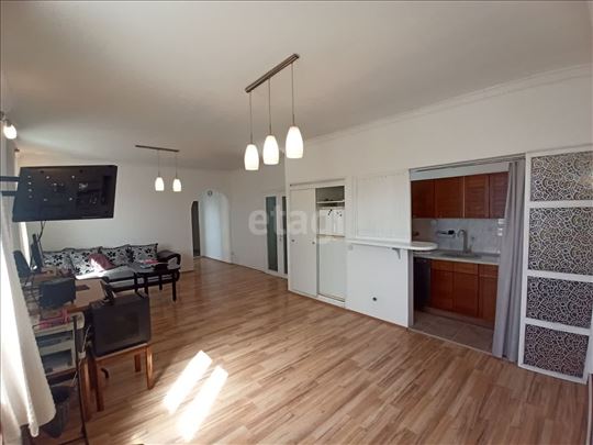 Prostran salonski stan 81m²,centar grada SMEDEREVO