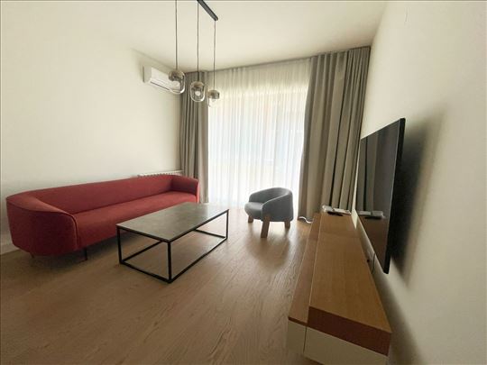 Trosoban stan u Beogradu na vodi sa garažnim mesto