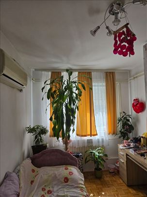 Uknjizen,Moze Kredit za Mlade,3.5soban