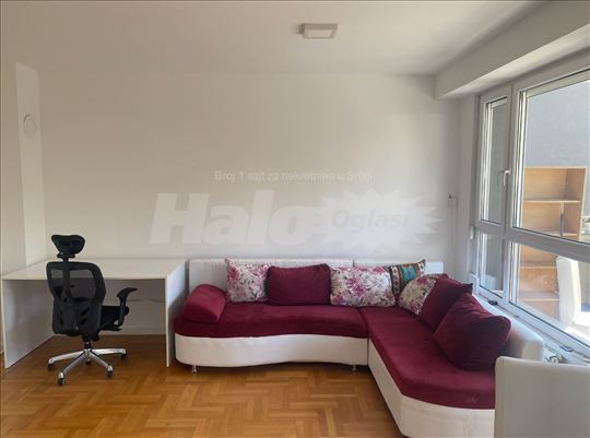 Izdajem dvosoban stan, novogradnja, blok 63, 55m²