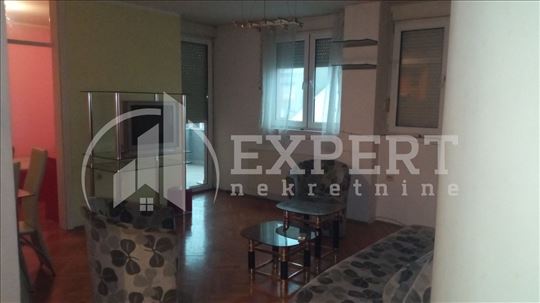 Izdaje se stan u centru grada!