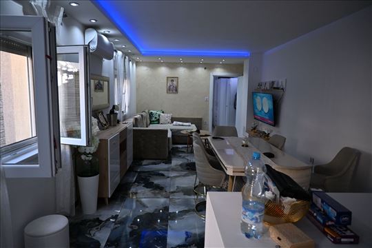 Lekino brdo,2.0,sa dvorištem,LUX