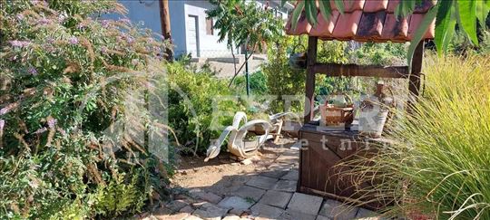 Na prodaju vikendica, plac 462m2, Donji Matejevac