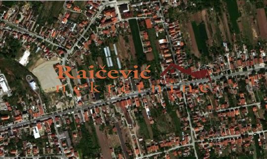 Surcin, Vojvodjanska, plac od 73.68 ara