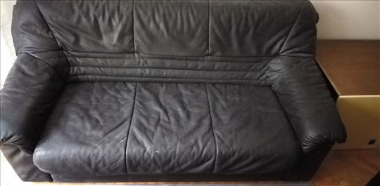 Trosed prava koza na razvlacenje ,ocuvan