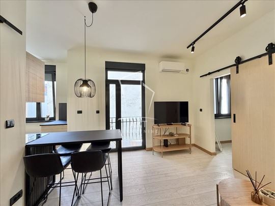 Vračar,Kalenić pijaca, renoviran salonac ID#12318