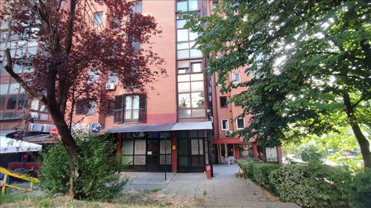 Banovo brdo lokal sa izlozima 45m2