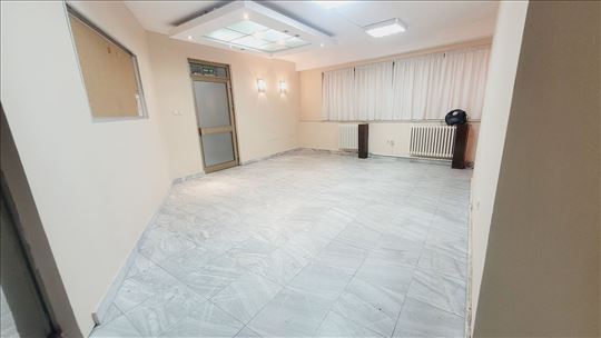 Centar pp  u poslovnoj zgradi sa obezbeđenjem