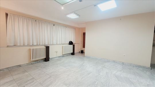 Centar pp  u poslovnoj zgradi sa obezbeđenjem