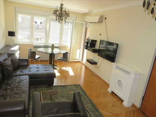 Dvosoban kompletno namešten stan