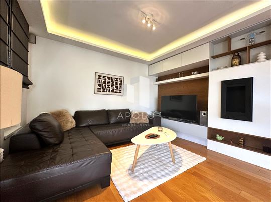 Luksuzan trosoban potpuno opremljen stan