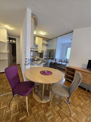 Novi Beograd - Blok 70 cetvorospratnica #64373