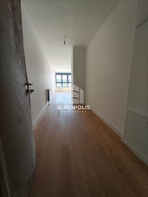 Savršen spoj luksuza i lokacije–stan 53m²+garaža