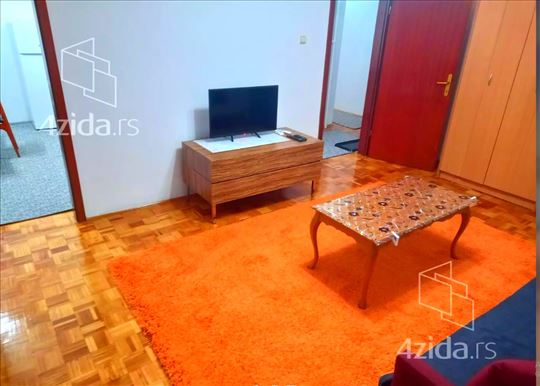 🚀TOP- Ponuda trosoban stan u strogom centru grada