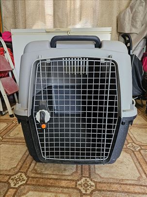Transporteri i panelna kotilica za pse