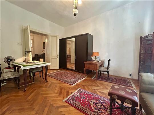 Vracar, Hram,Salonac  4,5, 165m2, 3/4, uknjizen