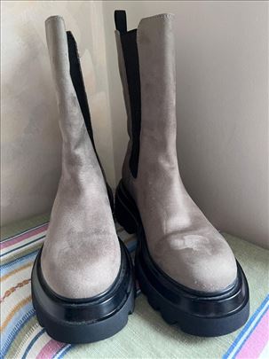 Bez,   visoka guma,   prevrnuta eco koza.   .41,