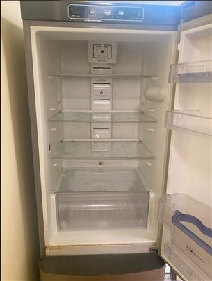 Povoljno prodajem polovan Whirpool frizier