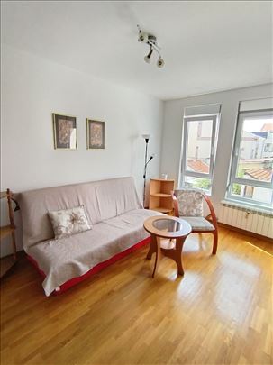 TOP,Vračar, 2 sobe,terasa,namešten i opremljen 