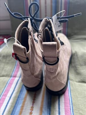 Ženske čizme broj 41