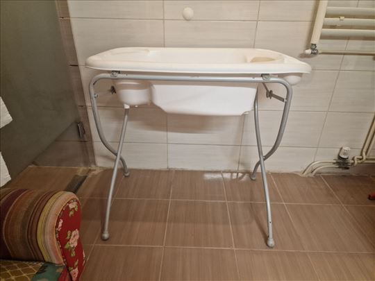 Cam kadica sa bebe sa stalkom