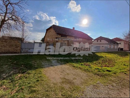 Kuća u centru Nadalja, idealna za porodicu 