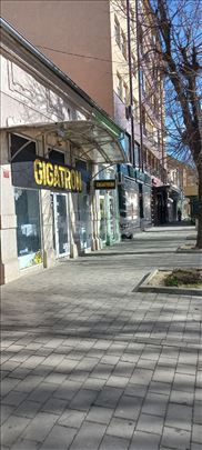 Lokal na top lokaciji u Rumi!