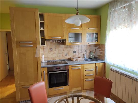 Stan 52m2 lux Vukov spomenik
