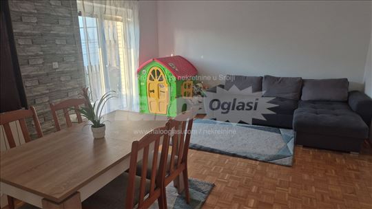 4-soban stan, dvorište, 2 terase, 3 p.mesta