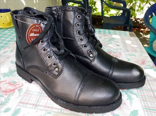 Diferent duboke cipele br. 43 - novo