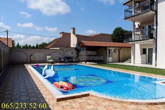 Farmaceutski fakultet - Save Jovanovića 635m2