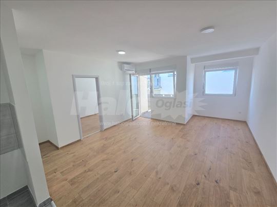 Izdajem stan u Borči, JNA, 45m2