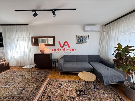 Lep Trosoban stan 76m2, sa Terasom