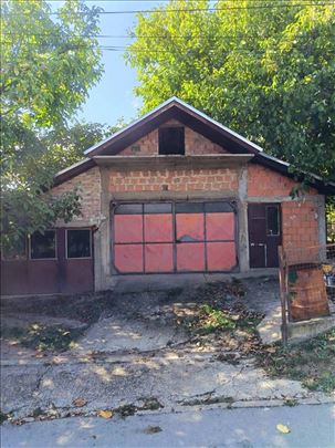Leštane,Isidora Bogdanovića, 77m2, 2 ara, 40.000