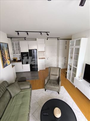 Namešten, odmah useljiv, garaža