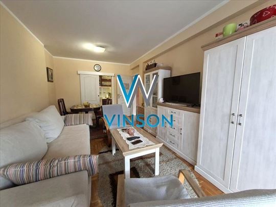 Novi Sad, Nova Detelinara - Uknjižen trosoban stan