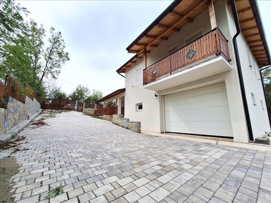 Odlična kvalitetna kuća - Kosmaj, Rogača