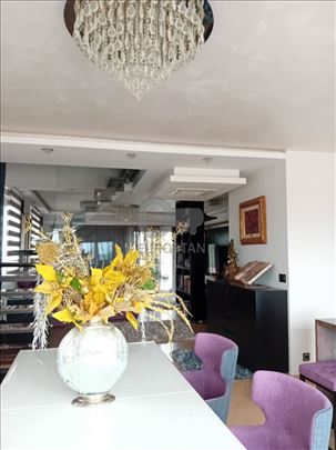 Retko u ponudi, lux trosoban stan