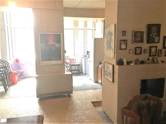 Vračar, preko puta Kalenić pijace u Njegoševoj